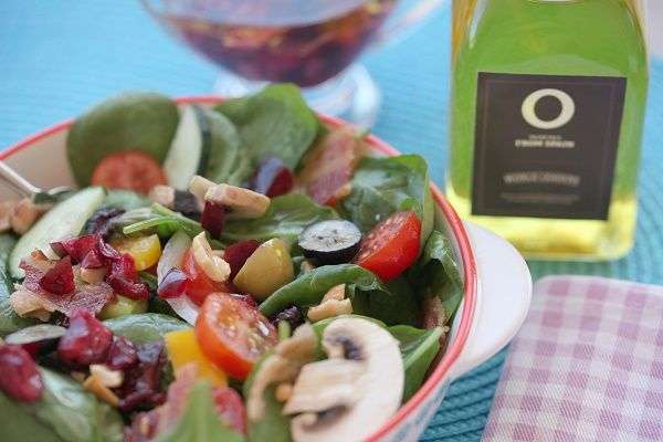 Receita de salada com vinagrete brilhante de cerejas