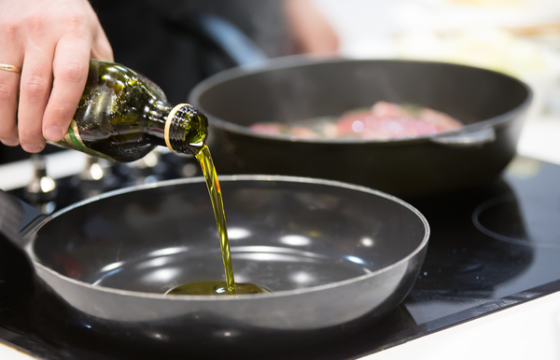 Como é que o azeite é utilizado para cozinhar?