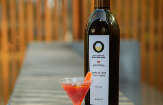 APERITIVO DE SUCO DE TOMATE TEMPERADO